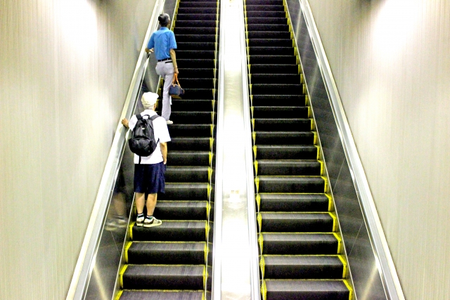 日本十大禁忌：手扶梯站哪一側